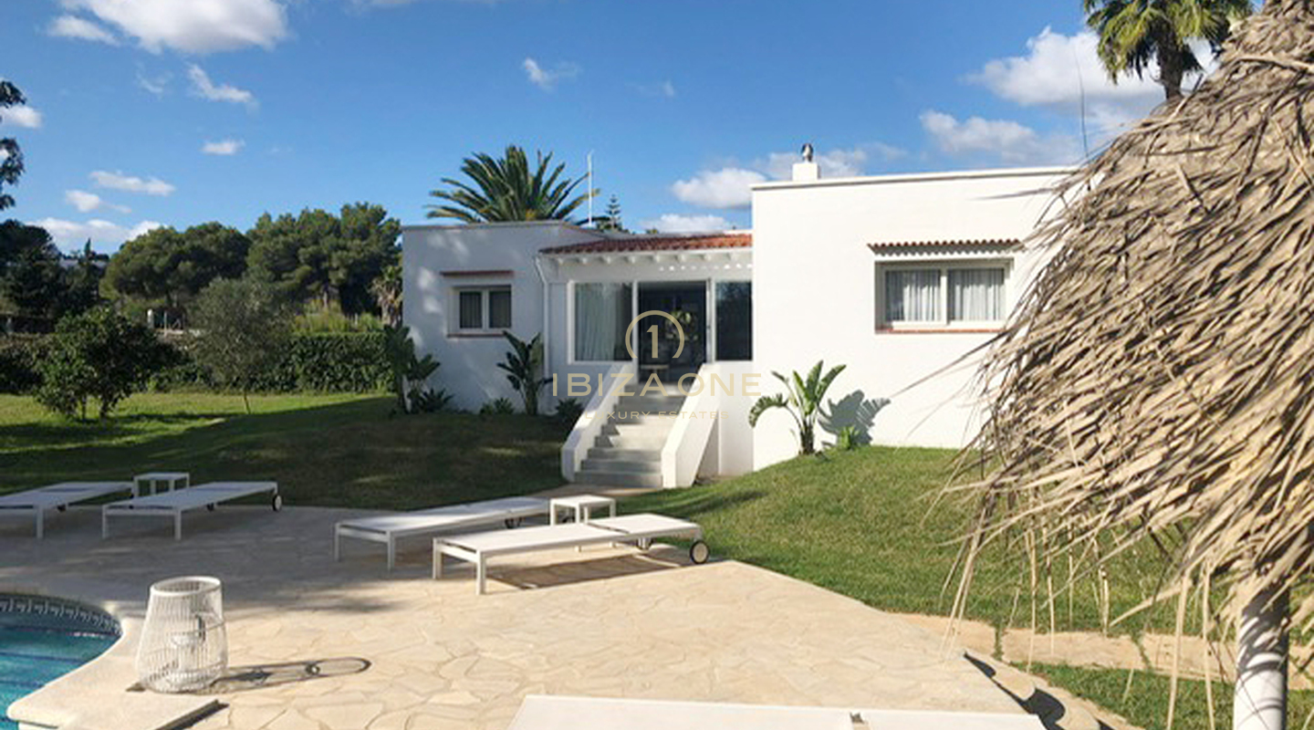 Grande propriété proche de la plage à vendre
