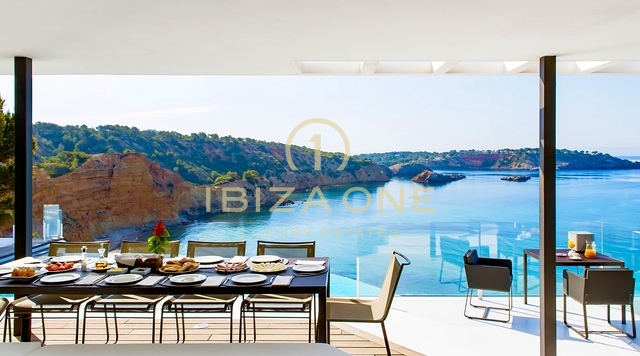 Un santuario de lujo frente al mar en la exclusiva Vista Alegre en alquiler, Ibiza