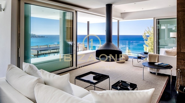 Location d'un complexe hôtelier privé avec accès direct à la mer dans le quartier résidentiel sécurisé et prestigieux de Vista Alegre, à Ibiza.