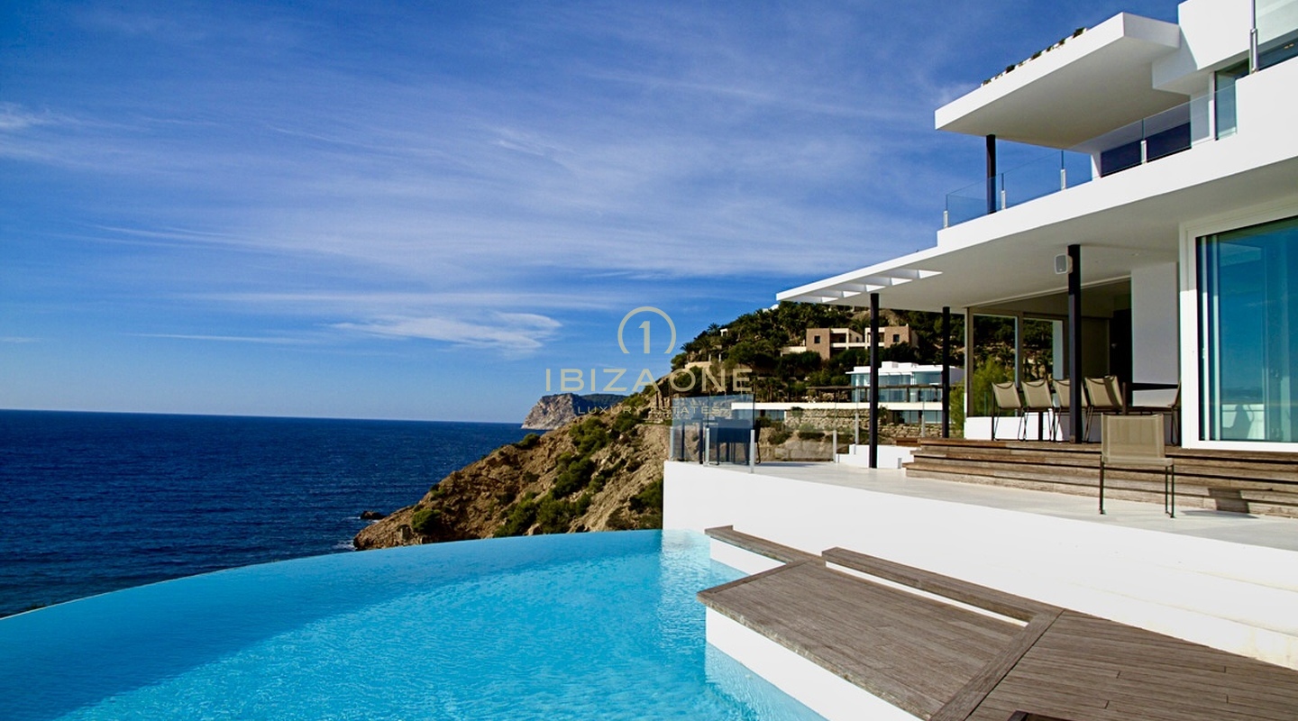 Un santuario de lujo frente al mar en la exclusiva Vista Alegre en alquiler, Ibiza