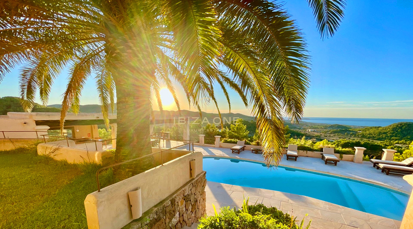 Viste mozzafiato sul mare e tramonti mozzafiato - Villa affascinante con piscina di acqua salata e licenza turistica in vendita, Ibiza - Viste mozzafiato sul mare e tramonti mozzafiato - Villa affascinante con piscina di acqua salata e licenza turistica in affitto, Ibiza