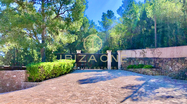 Viste mozzafiato sul mare e tramonti mozzafiato - Villa affascinante con piscina di acqua salata e licenza turistica in vendita, Ibiza - Viste mozzafiato sul mare e tramonti mozzafiato - Villa affascinante con piscina di acqua salata e licenza turistica in affitto, Ibiza