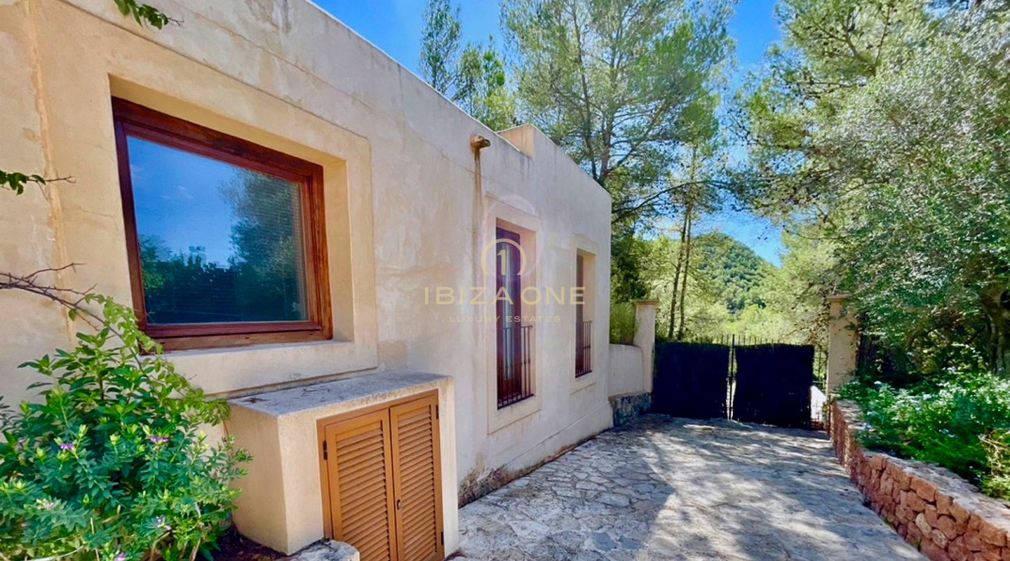 Atemberaubende Meerblicke und atemberaubende Sonnenuntergänge – Charmante Villa mit Salzwasserpool und Touristenlizenz zu verkaufen, Ibiza - Atemberaubende Meerblicke und atemberaubende Sonnenuntergänge – Charmante Villa mit Salzwasserpool und Touristenlizenz zu vermieten, Ibiza