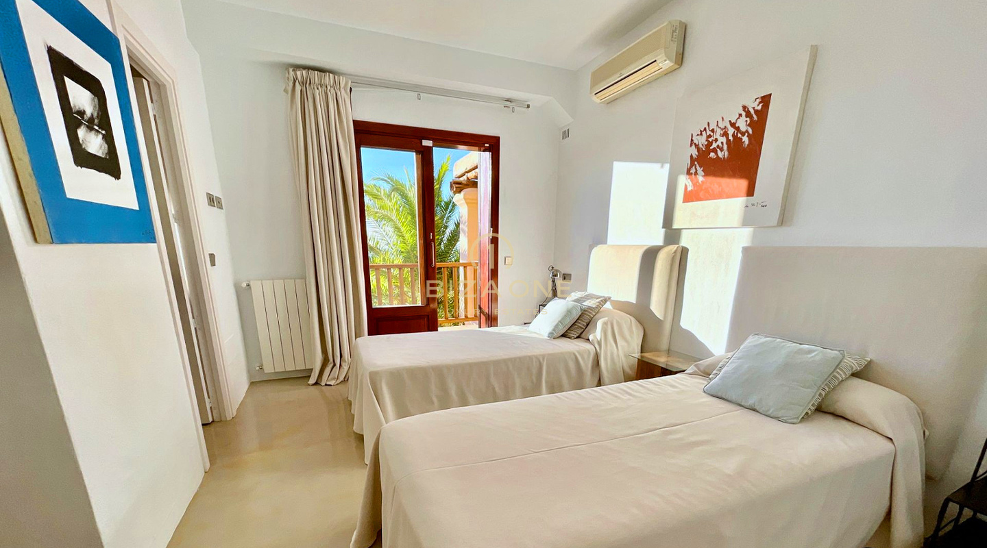 Vues à couper le souffle sur la mer et couchers de soleil époustouflants – Charmante villa avec piscine d'eau salée et licence touristique à vendre, Ibiza - Vues à couper le souffle sur la mer et couchers de soleil époustouflants – Charmante villa avec piscine d'eau salée et licence touristique à louer, Ibiza