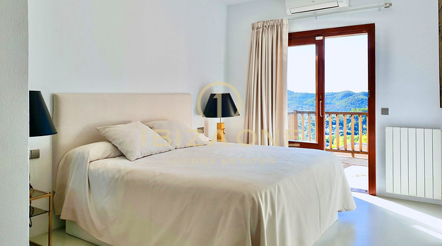 Viste mozzafiato sul mare e tramonti mozzafiato - Villa affascinante con piscina di acqua salata e licenza turistica in vendita, Ibiza - Viste mozzafiato sul mare e tramonti mozzafiato - Villa affascinante con piscina di acqua salata e licenza turistica in affitto, Ibiza