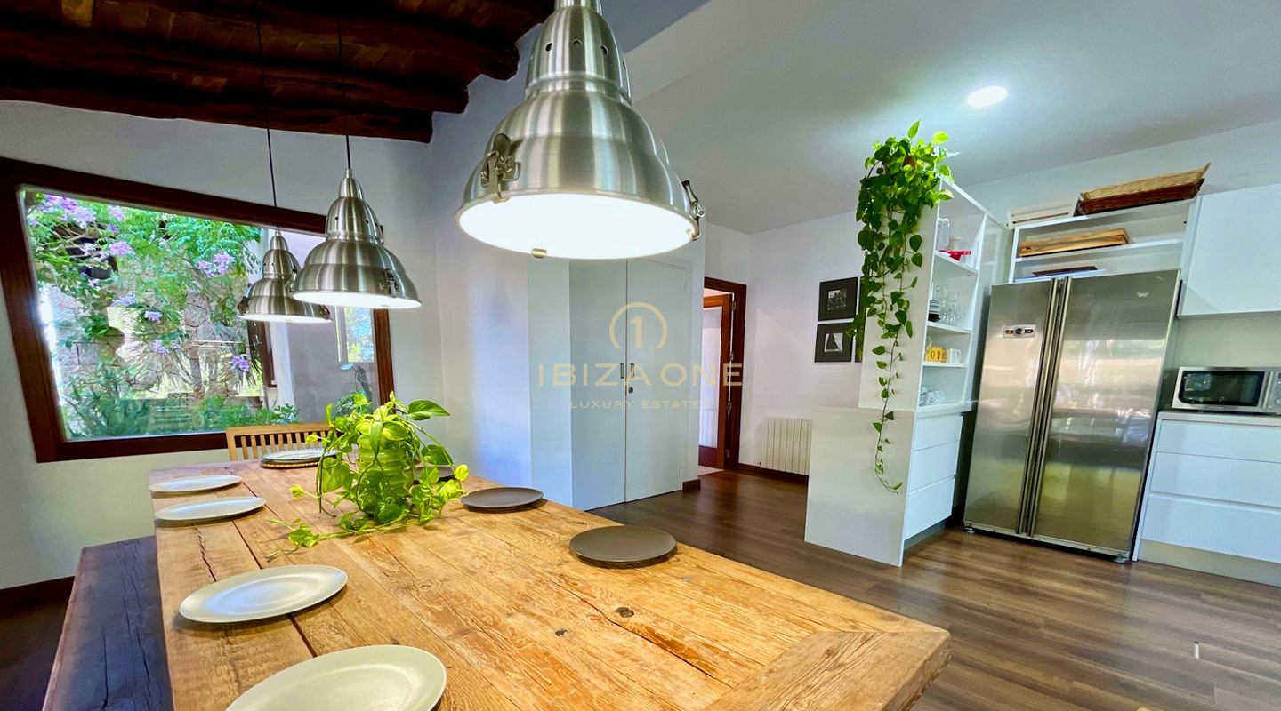 Viste mozzafiato sul mare e tramonti mozzafiato - Villa affascinante con piscina di acqua salata e licenza turistica in vendita, Ibiza - Viste mozzafiato sul mare e tramonti mozzafiato - Villa affascinante con piscina di acqua salata e licenza turistica in affitto, Ibiza