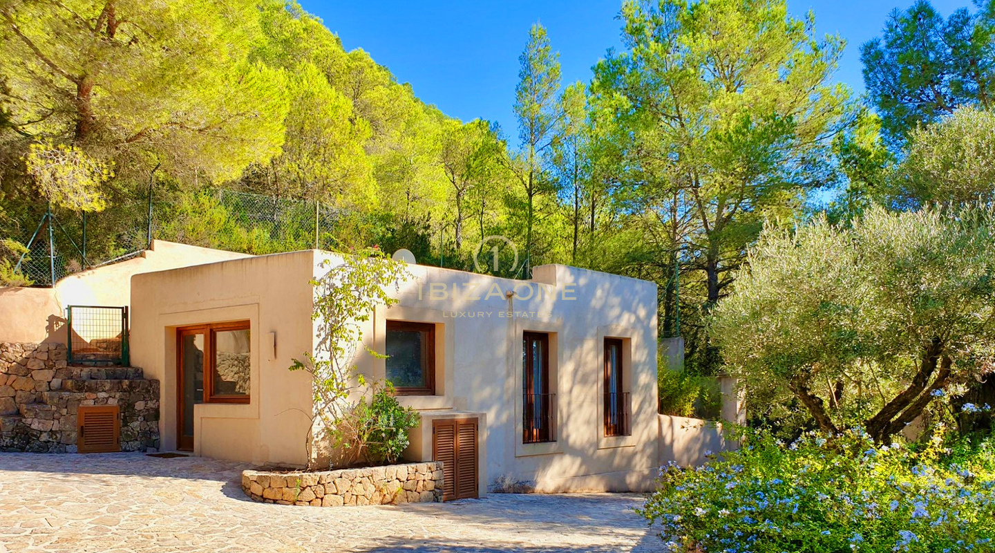 Atemberaubende Meerblicke und atemberaubende Sonnenuntergänge – Charmante Villa mit Salzwasserpool und Touristenlizenz zu verkaufen, Ibiza - Atemberaubende Meerblicke und atemberaubende Sonnenuntergänge – Charmante Villa mit Salzwasserpool und Touristenlizenz zu vermieten, Ibiza