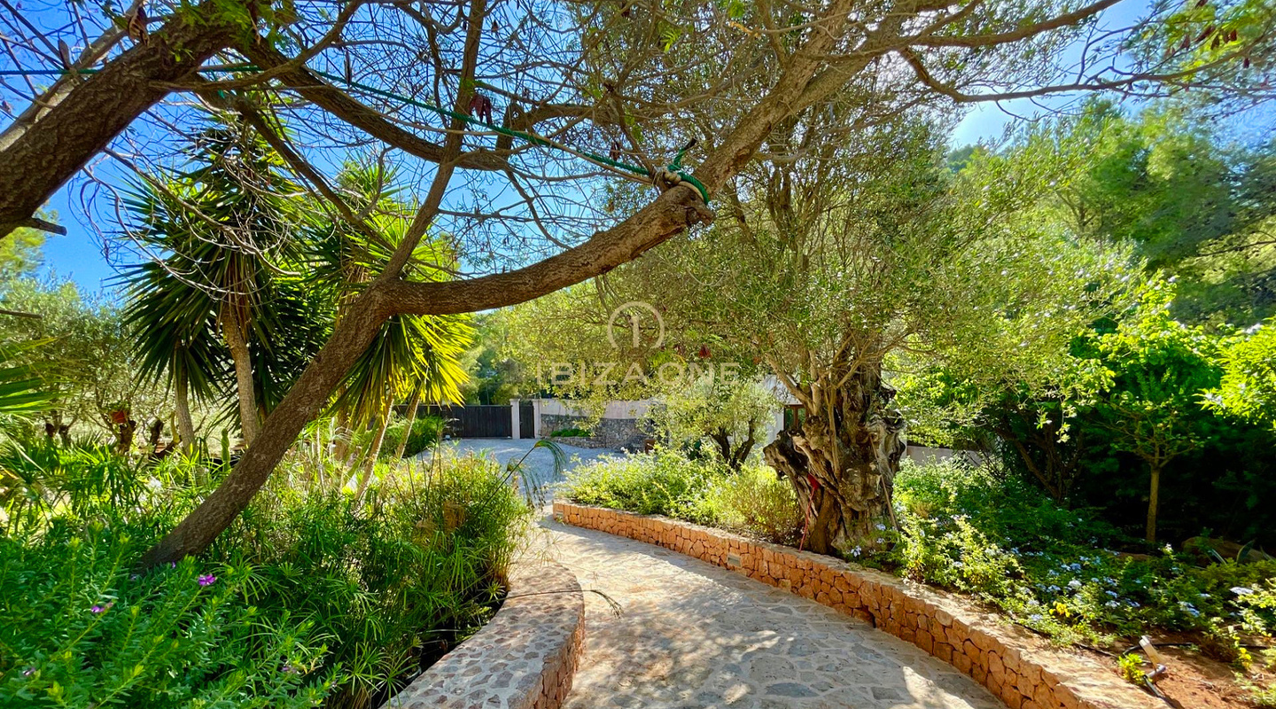 Atemberaubende Meerblicke und atemberaubende Sonnenuntergänge – Charmante Villa mit Salzwasserpool und Touristenlizenz zu verkaufen, Ibiza - Atemberaubende Meerblicke und atemberaubende Sonnenuntergänge – Charmante Villa mit Salzwasserpool und Touristenlizenz zu vermieten, Ibiza