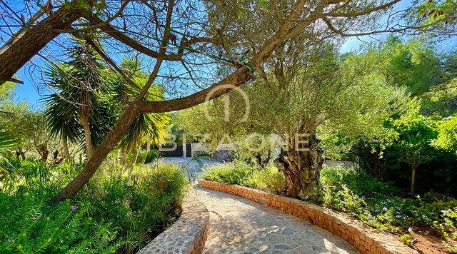 Viste mozzafiato sul mare e tramonti mozzafiato - Villa affascinante con piscina di acqua salata e licenza turistica in vendita, Ibiza - Viste mozzafiato sul mare e tramonti mozzafiato - Villa affascinante con piscina di acqua salata e licenza turistica in affitto, Ibiza