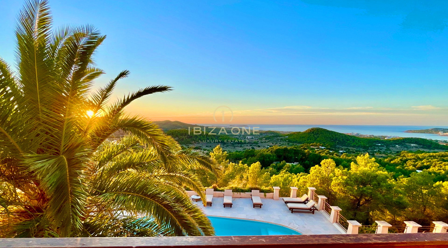 Impresionantes vistas al mar y puestas de sol espectaculares: encantadora villa con piscina de agua salada y licencia turística en venta, Ibiza - Impresionantes vistas al mar y puestas de sol espectaculares: encantadora villa con piscina de agua salada y licencia turística en alquiler, Ibiza