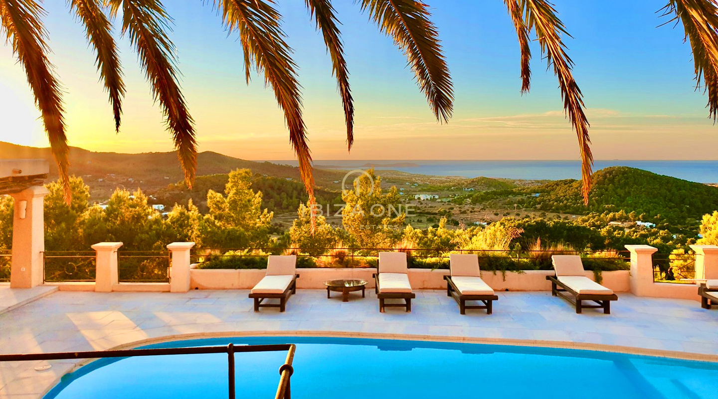 Vues à couper le souffle sur la mer et couchers de soleil époustouflants – Charmante villa avec piscine d'eau salée et licence touristique à vendre, Ibiza - Vues à couper le souffle sur la mer et couchers de soleil époustouflants – Charmante villa avec piscine d'eau salée et licence touristique à louer, Ibiza