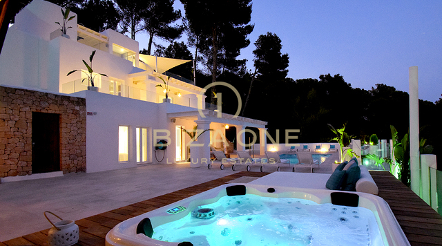 Newly Renovated Luxury Villa with Breathtaking Panoramic Sea Views, Total Privacy, Pool and Jacuzzi for Sale in Es Cubells, Ibiza