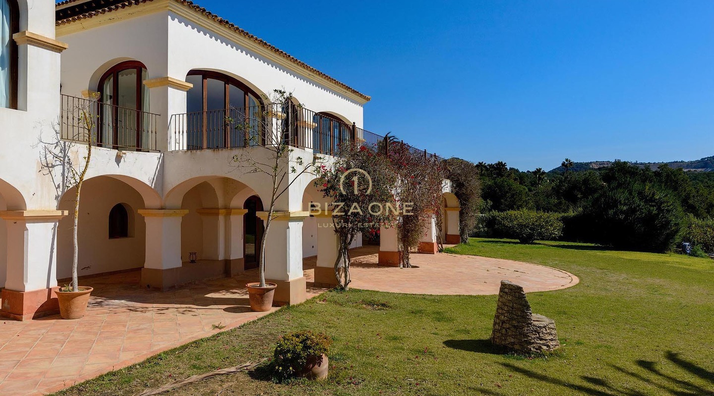 Outstanding luxury villa in gated urbanization with views to the sea, Formentera and Ibiza town for sale