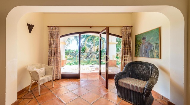 Eccezionale villa di lusso in urbanizzazione recintata con vista sul mare, Formentera e Ibiza città in vendita