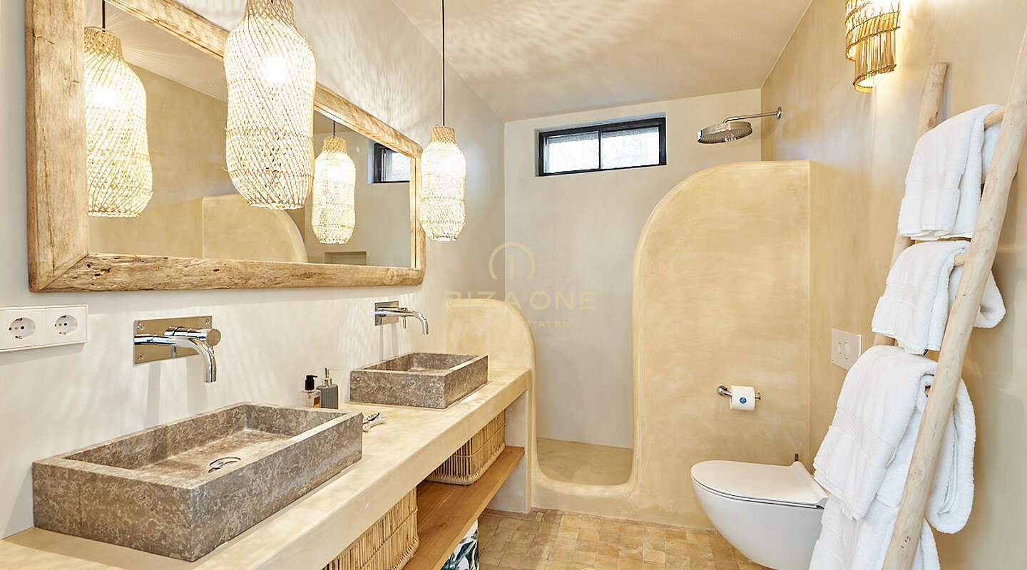 Wonderful first line villa with sea access and private beach for sale