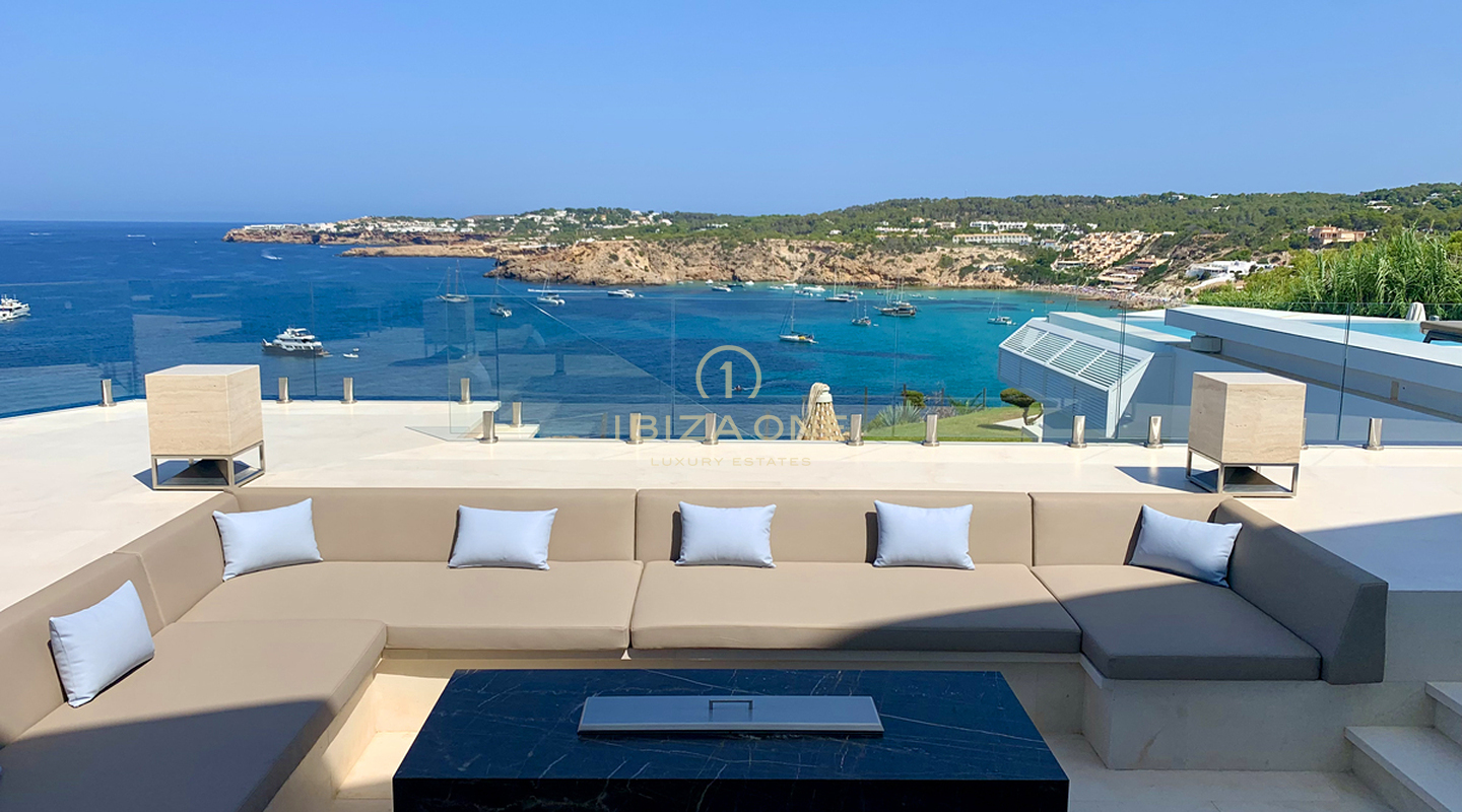 Magnifique villa exclusive et de première ligne dans le sud-ouest de l'île à vendre