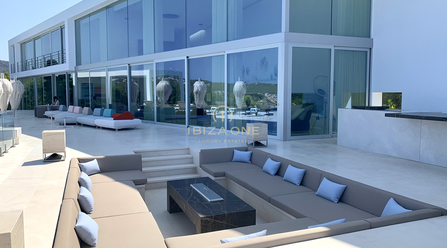 Magnifique villa exclusive et de première ligne dans le sud-ouest de l'île à vendre