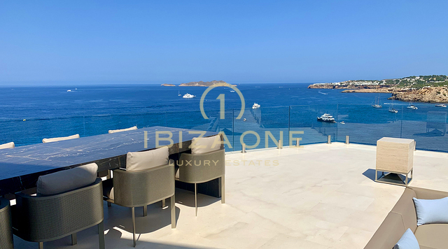Se vende magnífica, exclusiva y en primera línea en el suroeste de la isla
