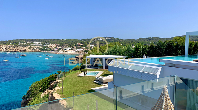 Se vende magnífica, exclusiva y en primera línea en el suroeste de la isla