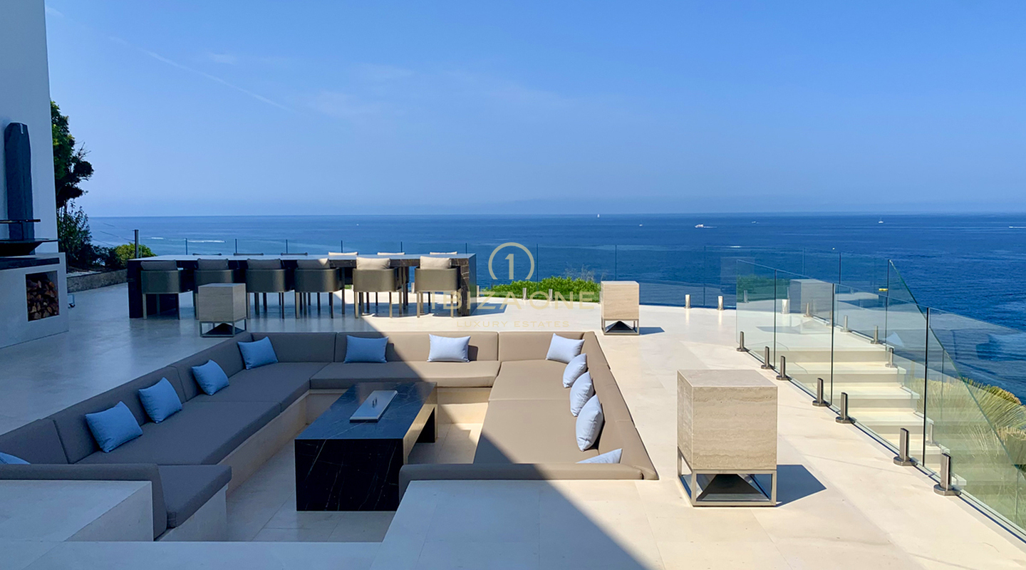 Magnifique villa exclusive et de première ligne dans le sud-ouest de l'île à vendre