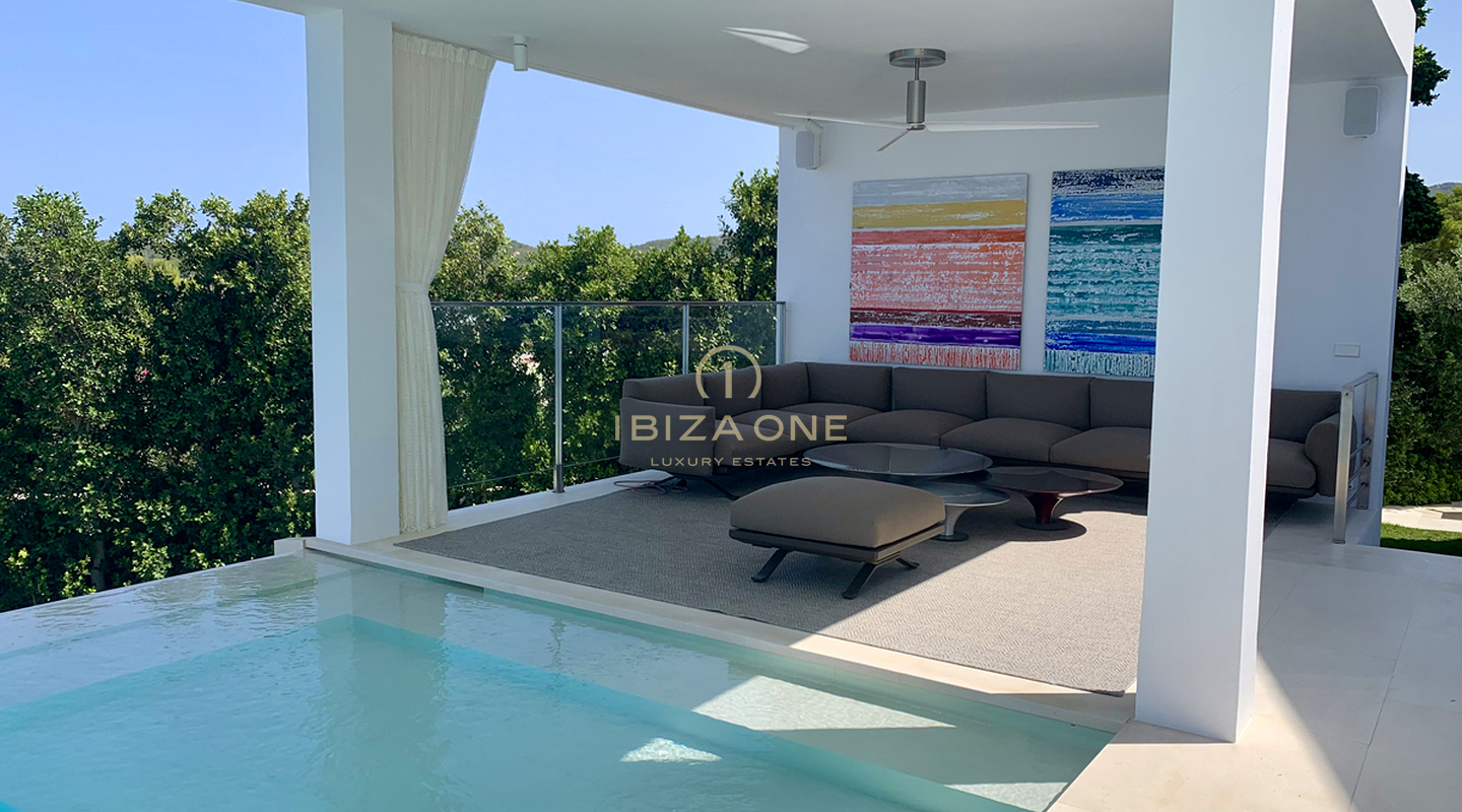 Schitterende, exclusieve en eerstelijns villa in het zuidwesten van het eiland te koop