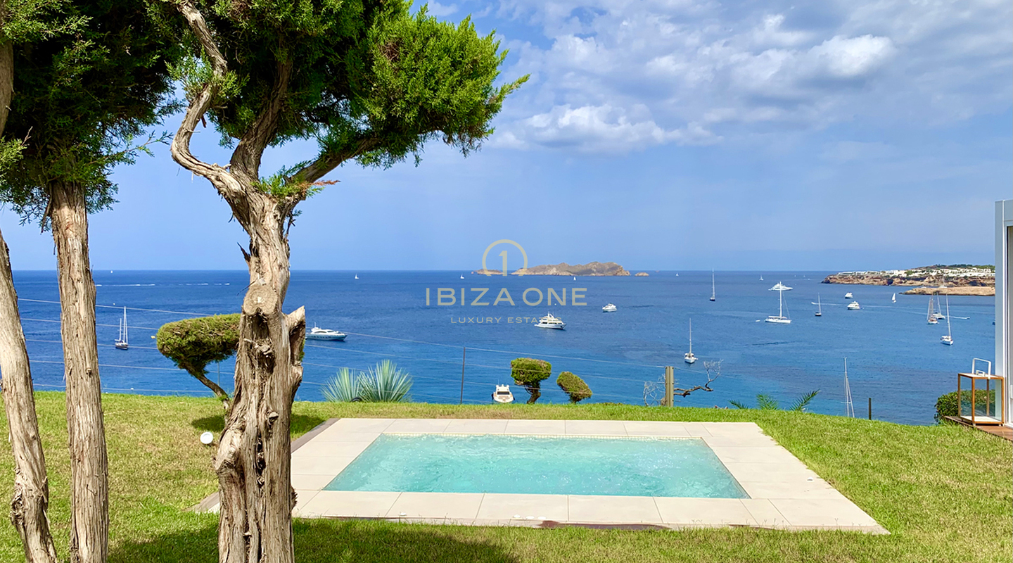 Magnifique villa exclusive et de première ligne dans le sud-ouest de l'île à vendre