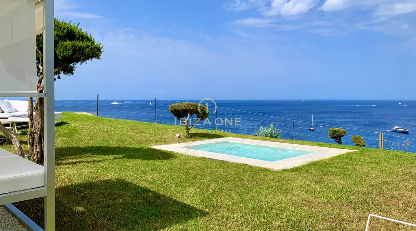 Magnifique villa exclusive et de première ligne dans le sud-ouest de l'île à vendre