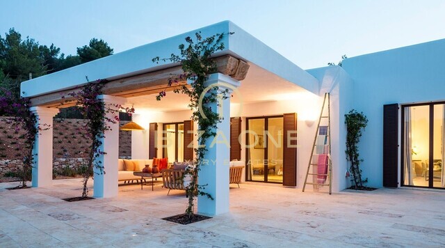 Finca luxueuse de construction récente dans un endroit calme et central à vendre, Ibiza