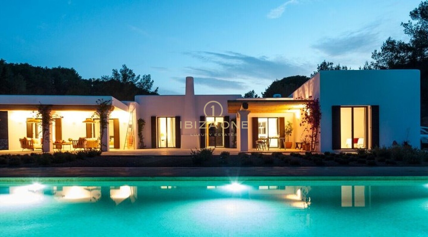 Lujosa finca de nueva construcción en una ubicación tranquila y céntrica en venta, Ibiza