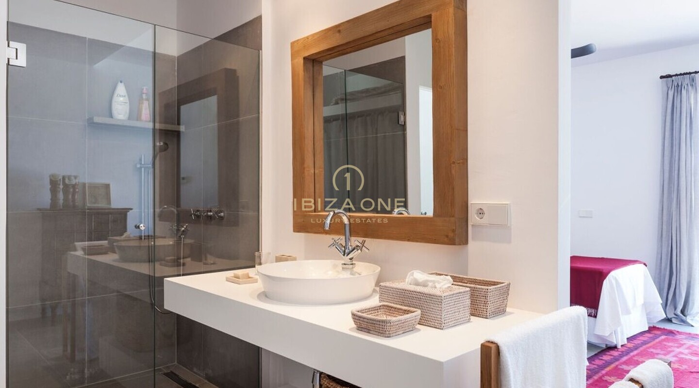 Luxuriöse Neubau-Finca in ruhiger und zentraler Lage zu verkaufen, Ibiza