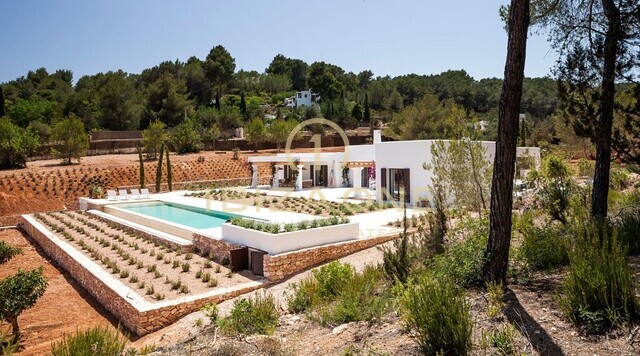 Luxuriöse Neubau-Finca in ruhiger und zentraler Lage zu verkaufen, Ibiza