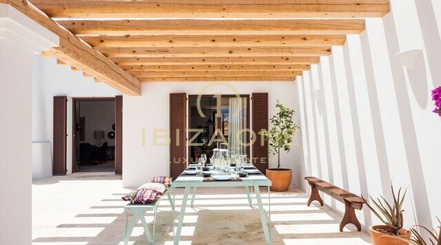 Finca luxueuse de construction récente dans un endroit calme et central à vendre, Ibiza