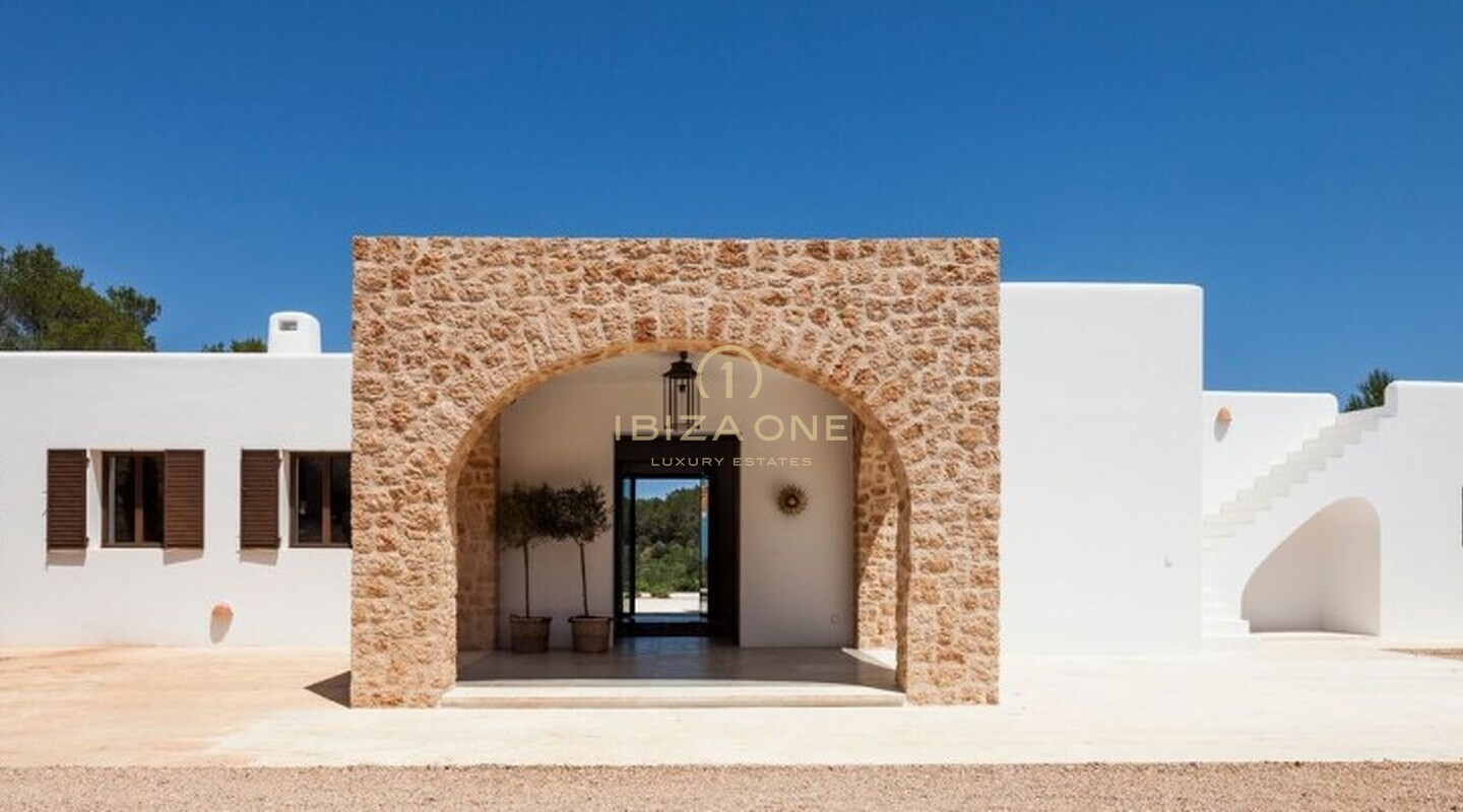 Finca luxueuse de construction récente dans un endroit calme et central à vendre, Ibiza