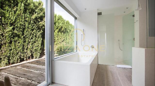 Fantastique villa de luxe avec vue sur la mer et licence touristique à vendre