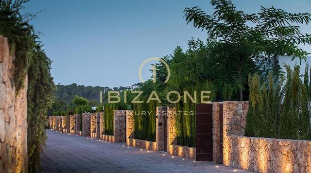 Fantastique villa de luxe avec vue sur la mer et licence touristique à vendre