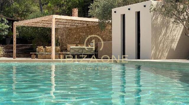 Superbe villa de style méditerranéen avec licence touristique et vue imprenable sur la mer à vendre