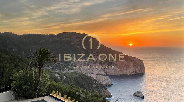 Superbe villa de style méditerranéen avec licence touristique et vue imprenable sur la mer à vendre