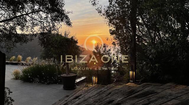 Superbe villa de style méditerranéen avec licence touristique et vue imprenable sur la mer à vendre