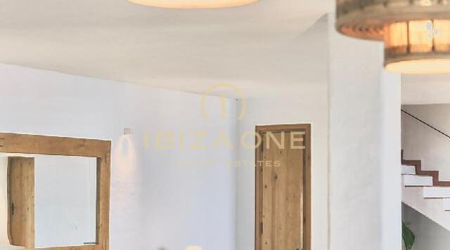 Superbe villa de style méditerranéen avec licence touristique et vue imprenable sur la mer à vendre