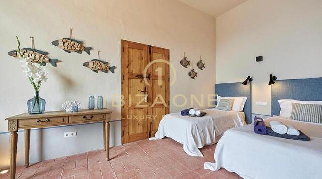 Atemberaubende Villa im mediterranen Stil mit touristischer Lizenz und herrlichem Meerblick zum Verkauf