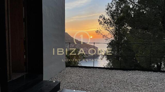 Splendida villa in stile mediterraneo con licenza turistica e splendida vista sul mare in vendita