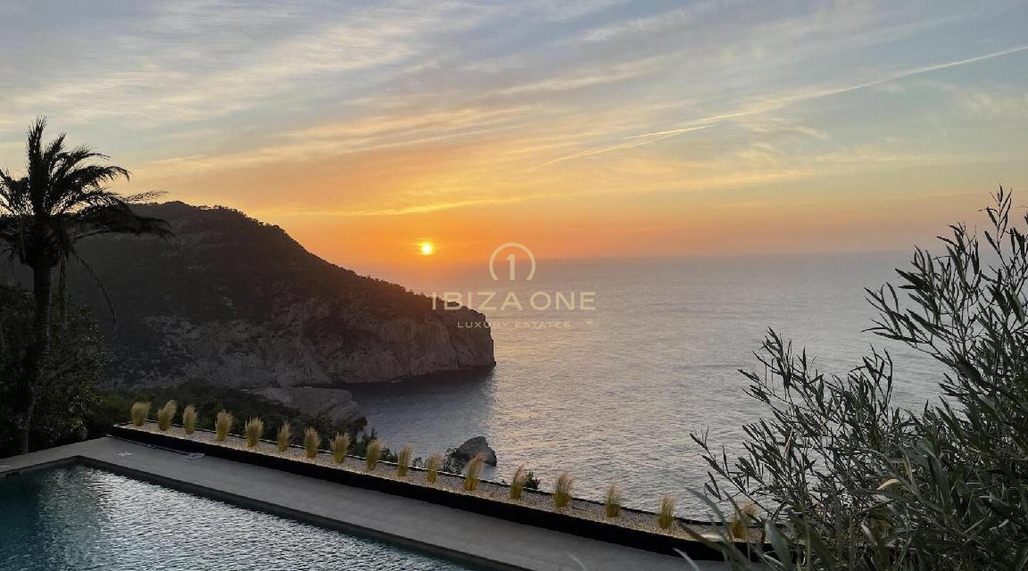 Splendida villa in stile mediterraneo con licenza turistica e splendida vista sul mare in vendita