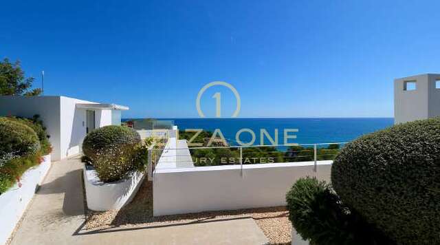 Modern luxury sea frontline villa for sale