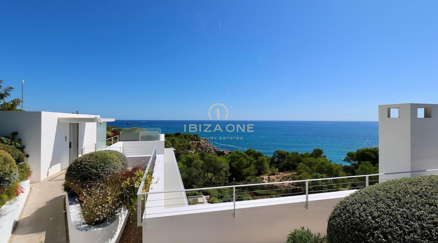 Moderna villa di lusso in vendita in prima linea sul mare