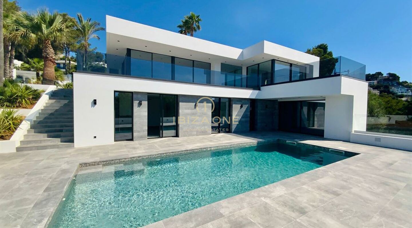 Villa moderna e minimalista in vendita a Can Furnet con vista sul mare e Dalt Vila