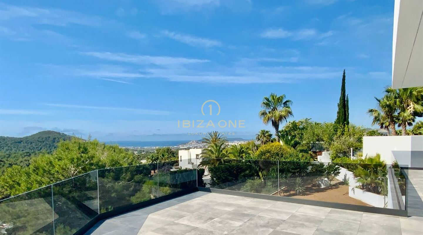 Villa minimaliste moderne à Can Furnet avec vue sur la mer et Dalt Vila à vendre
