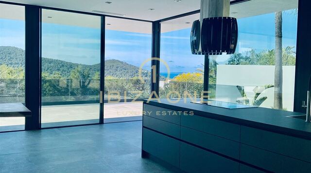 Villa minimaliste moderne à Can Furnet avec vue sur la mer et Dalt Vila à vendre