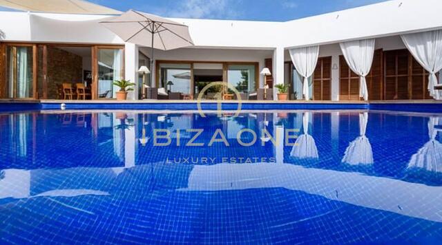 Vente de villas de luxe en bord de mer, Ibiza - maisons de luxe sur l'eau à vendre, Ibiza - maisons de luxe sur l'eau à vendre, Ibiza - Vente de villas de luxe en bord de mer, Ibiza - Maison de luxe sur l'eau à louer, Ibiza -