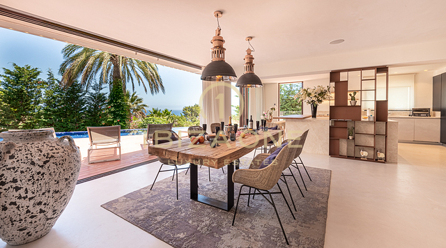 Villa de luxe moderne avec vue sur la mer et permis de location à louer, Ibiza - maison de luxe proche d'Ibiza et des marinas à vendre, Ibiza