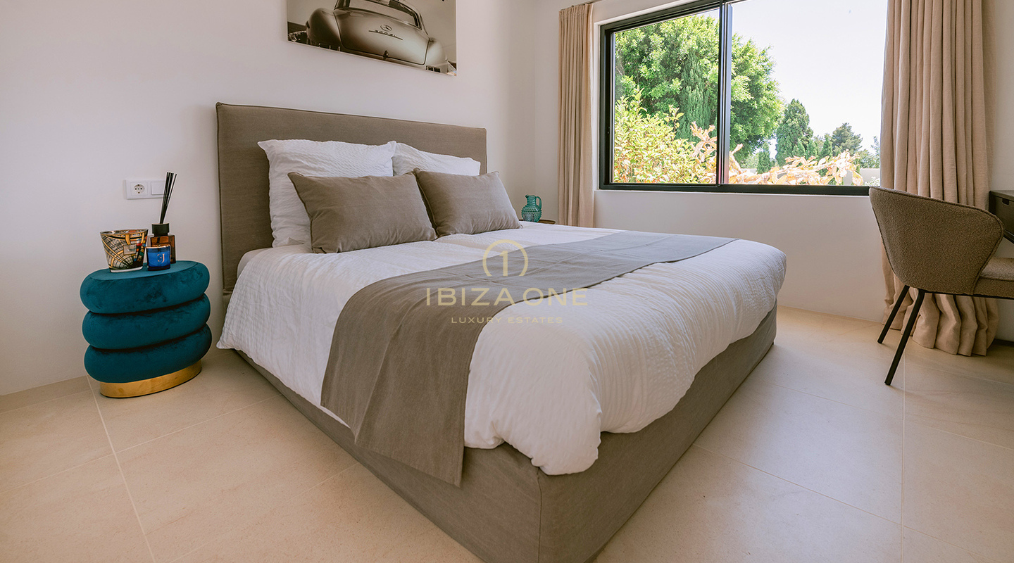 Modernized luxurious town villa with beautiful garden and pool for sale, Ibiza